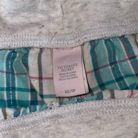 Victoria's Secret Woman’s Plaid Pajama Bottoms - Cream and Blue - Picture 5 of 6